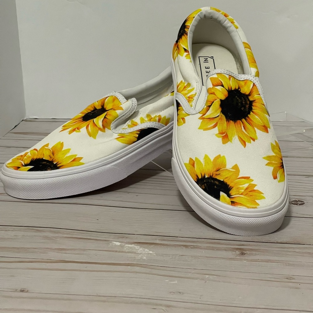 Three In Sunflower Canvas Slip On Shoe Sneakers Women’s Size 8.5 White Yellow